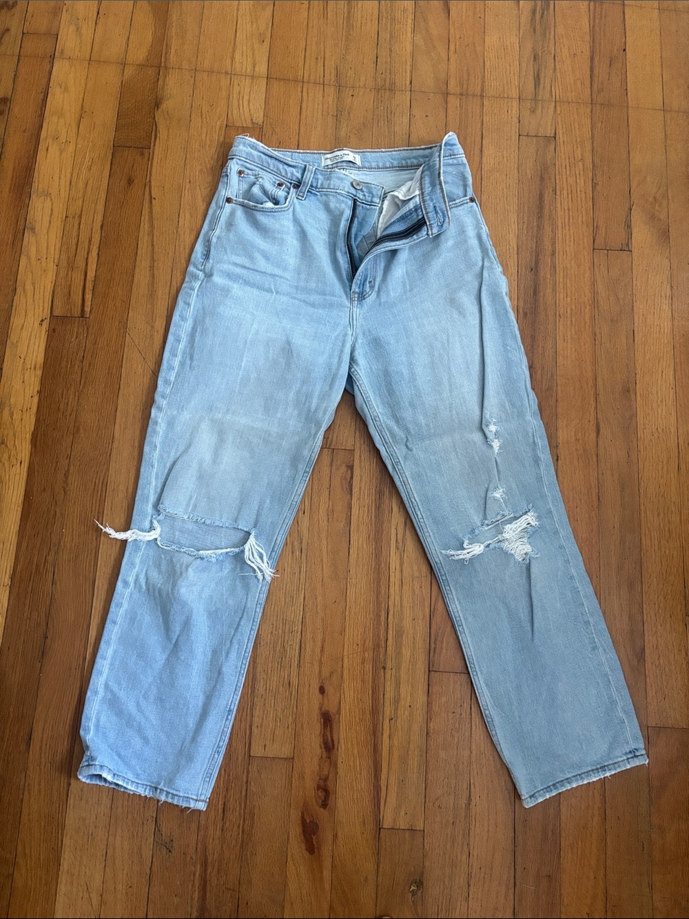 Abercrombie & Fitch Light Blue Relaxed-Rise Ripped Jeans